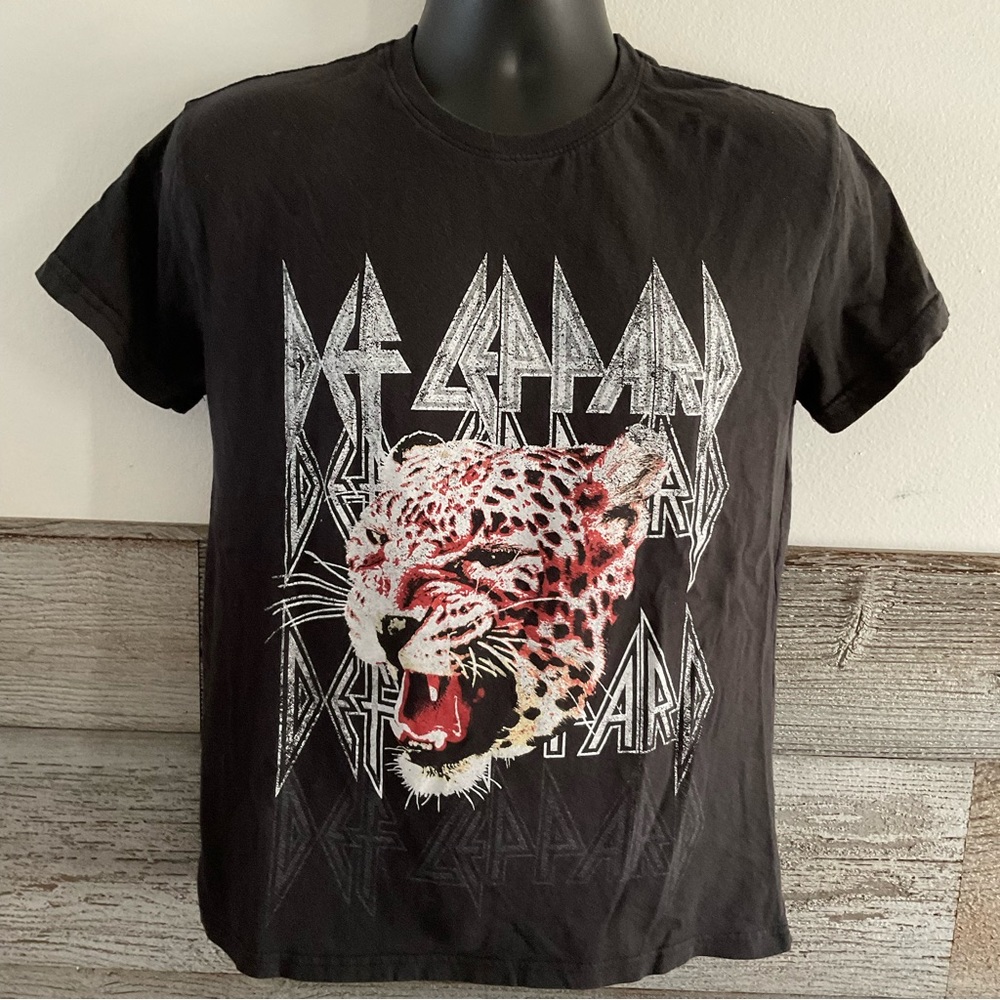 Def Leppard band t-shirt size medium